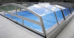 Glazing of swimming pool covers
